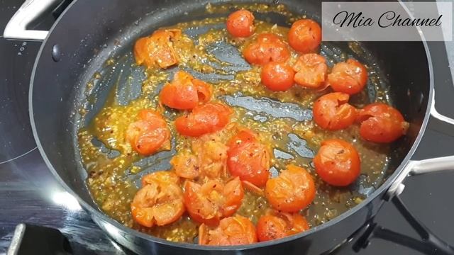 The secret to the perfect PRAWN & CHERRY TOMATOES SPAGHETTI PASTA @MiaChannel21 смотреть онлайн