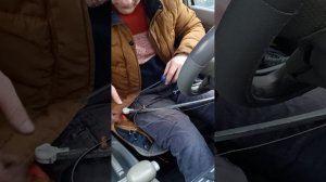 слетел трос стеклоподъёмника мазда Демио dy3w. как вставить