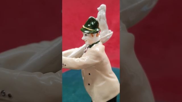 Клоун Вяткин с собакой Манюней, скульптор Дегтярев А.В. ЛЗФИ . смотреть онлайн