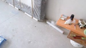 Покраска потолка валиком