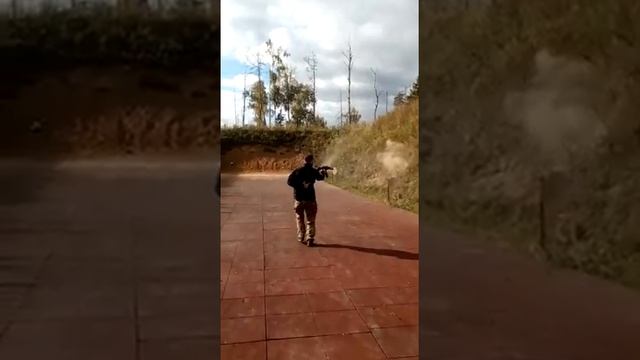 Стрельба АК 103 одной рукой