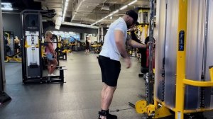 Отведение ноги в кроссовере