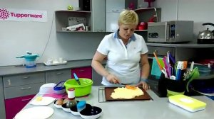 Рулет сырный. Силиконовый противень Tupperware