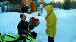 Предложение руки и сердца трогательно до слёз видео 2018 предложение на мотоцикле
