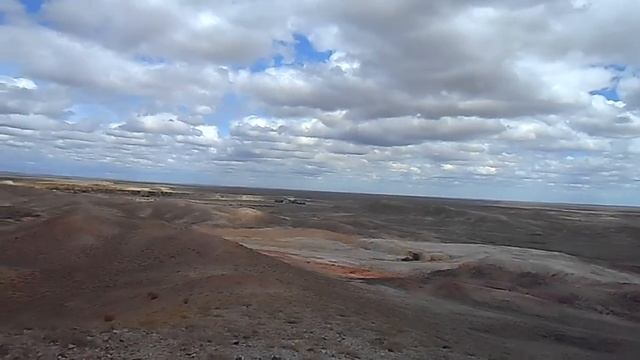 Начало спуска на карьер Коунрадского медного рудника с вершины водокачки