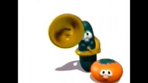 огурец играл просто на своей трубе а помидор пристал и начал петь...