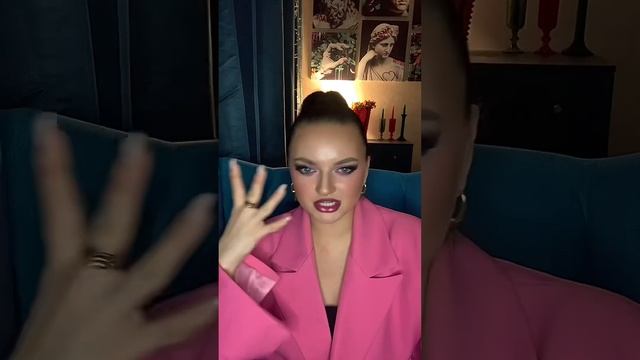 Почему у красивых женщин низкая самооценка и проблемы в отношениях?