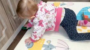 Открываем МАШИНКУ! Видео распаковка игрушек | Машинка для малышей