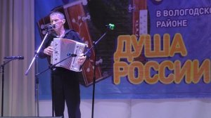 Над рекою туман.