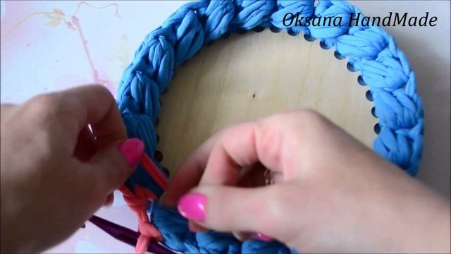 Корзина пышными столбиками из трикотажной пряжи. Мастер класс