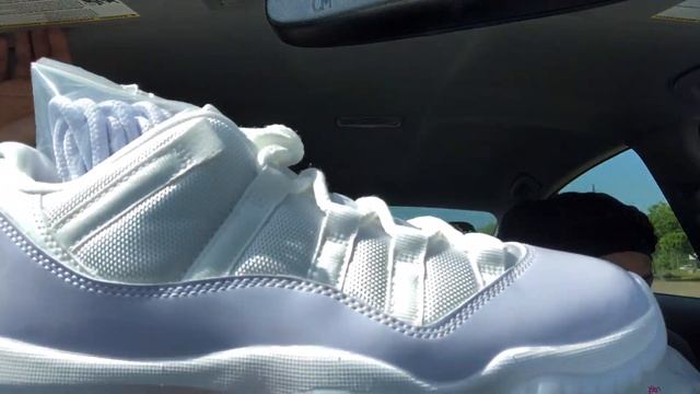 Air Jordan 11 Retro Low Pure Violet Pickup Vlog смотреть онлайн