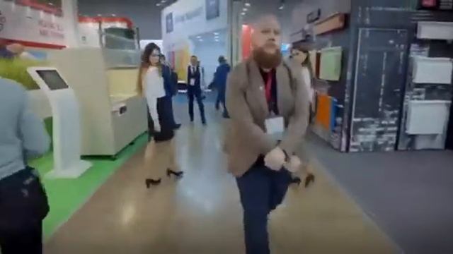 Батарея-греет, любовь-согревает.