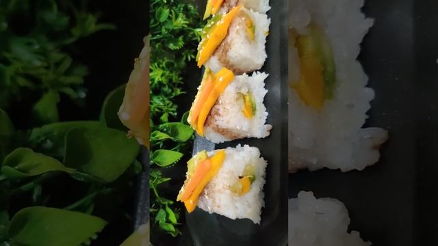 Mango sushi rice 🤤🤤🤤#colourfullkitchen #ytshorts #trendingshorts