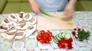 БУТЕРБРОДЫ СО ШПРОТАМИ