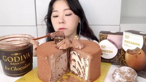 ASMR Chocolate Mukbang 베스킨라빈스 고디바 아이스크림 케이크 먹방 🎂 베라 마카롱 초코케이크 디저트 찹쌀떡 Icecream Cake Macaron Dessert