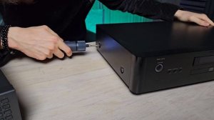 Вскрываем немецкий CD из 90х Dual и слушаем новодел Rotel 1572 из настоящего