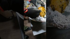 Молочная рисовая каша с мёдом и изюмом томленая в русской печи.