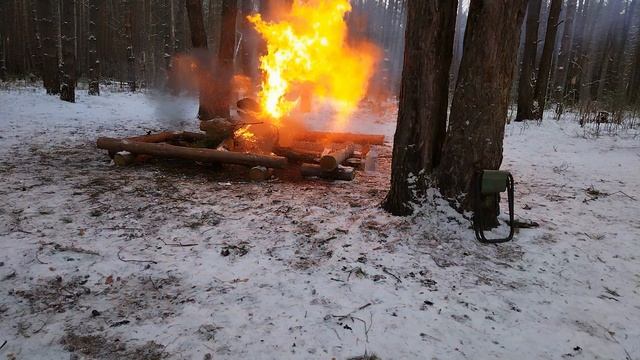 Последствия от газового баллона для кемпинга в огне
