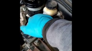 меняем жидкость в ГУРе