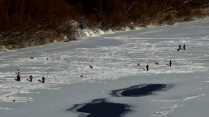 Зимняя рыбалка на Клязьме. Вид со смотровой площадки в городе Вязники