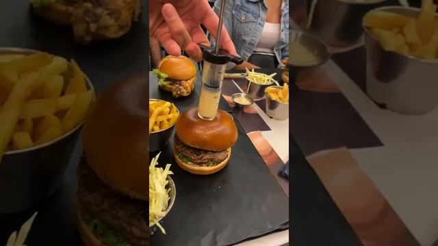 Burgers 🍔🔥 #burger #топ #вкусно #соус смотреть онлайн