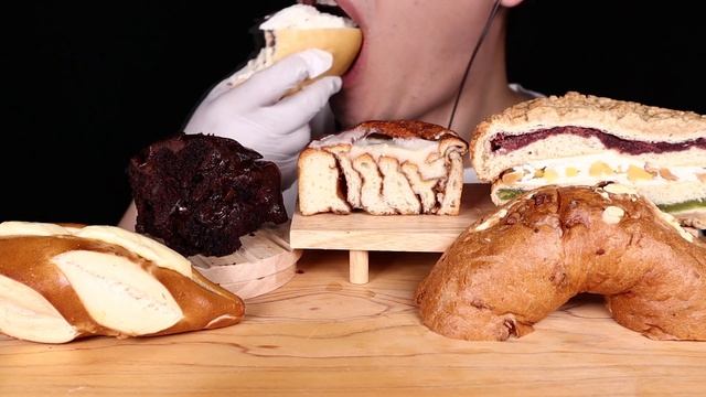ASMR 서울 낙성대 '장블랑제리' 먹방 : 초코범벅, 거대맘모스빵, 어니언베이글 등 CREAM BREAD (EATING SOUNDS, MUKBANG) смотреть онлайн