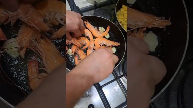 Как правильно приготовить креветки_сливочное масло чеснок душистый перец соль #еда #рецепт #обзор смотреть онлайн