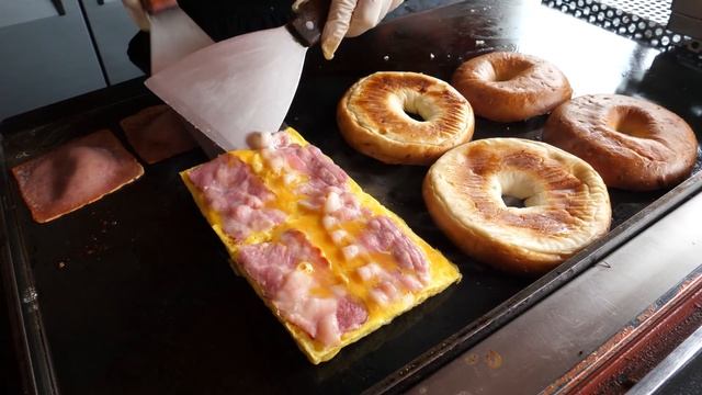 베이컨 햄 치즈 베이글 / Bacon Ham Cheese Bagel - Korean street food