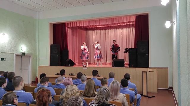 ВСЕМИ ЛЮБИМАЯ ПЕСНЯ! Деревенька моя! Ансамбль Калина! Russian folk songs... смотреть онлайн