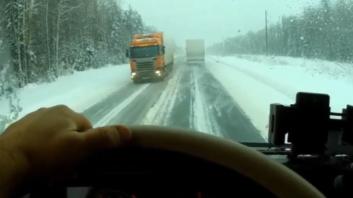 Последний рейс , Дальнобой на лысой рещизе в гололёд смотреть онлайн