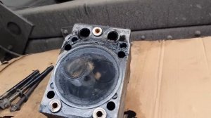 КПП Камаз, что то торохтит и течь масла из под головы! Лечу!