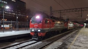 ЭП2К-186 с поездом №151 Санкт-Петербург - Москва