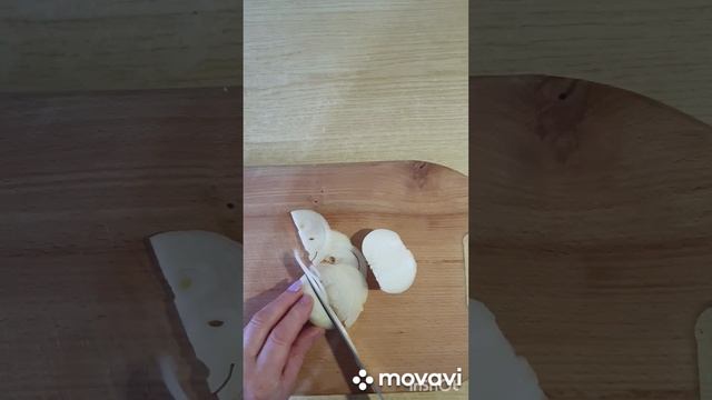 закусочные тарталетки с печёночным паштетом и изюминка к нему.