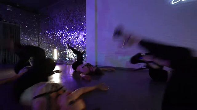 Strip plastic • Anscenica Strip Group