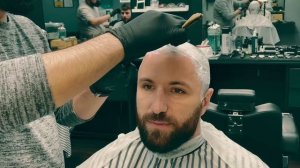 Королевская бритье головы