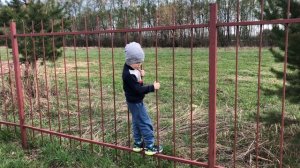 на детской площадке