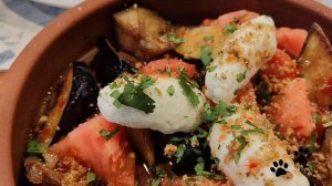 Вкусный обед в кафе старик Хинкалыч. Салат из хрустящих баклажан и хачапури.