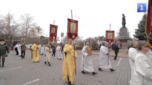 С молитвой о мире: верующие прошли Крестным ходом в Севастополе