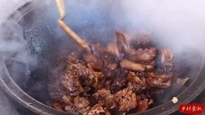 HUGE RURAL CHICKEN! Traditional Stir-fry with Secret Recipe! | Uncle Rural Gourmet