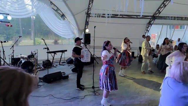 Видели ночь, гуляли всю ночь! Ансамбль Калина и @HRAMKOV_ARTIST смотреть онлайн