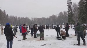 Раздача форели на актив. Продолжение рождественской рыбалки на Нижнем. Клёвое место лосиный остров