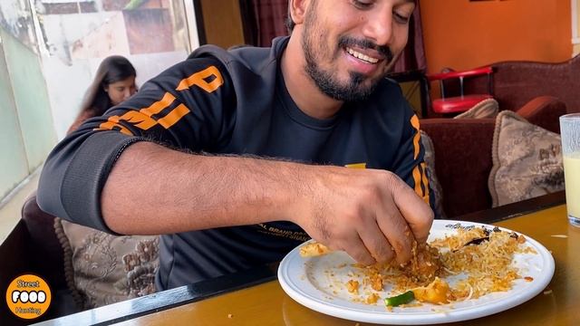 Eating Lunch(Rice & Mutton Leg Roast, Kacchi Biryani) With Friends at Jomidari Bhoj Restaurant