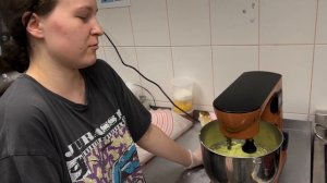 Готовим фисташковый крем для моти. Обзор планетарного миксера Kitfort-4409