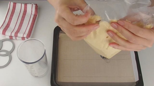 型なしでできる！栗とベリーのシャルロットケーキの作り方