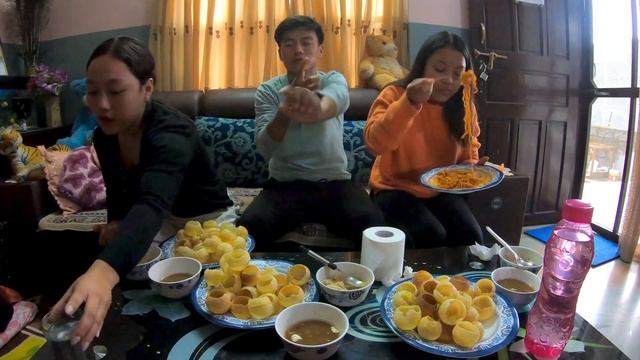 FUN WITH SISTERS / PANIPURI AND RAMEN CHALLENGE