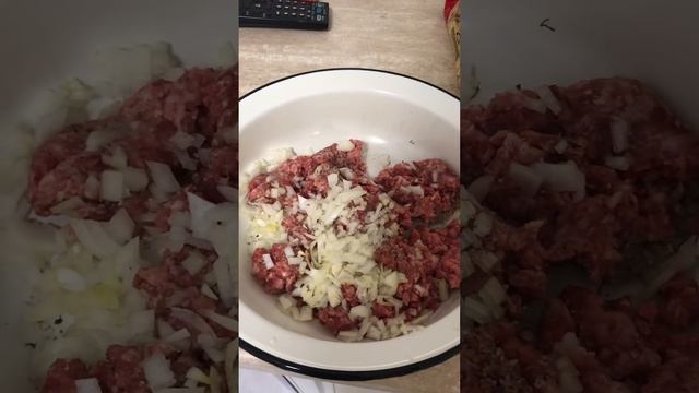 Очень вкусные лепешки с мясом. Сочный вкусный пирог с мясом