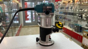 Фрезер Makita RT0700C
