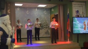 Новый год к нам мчится