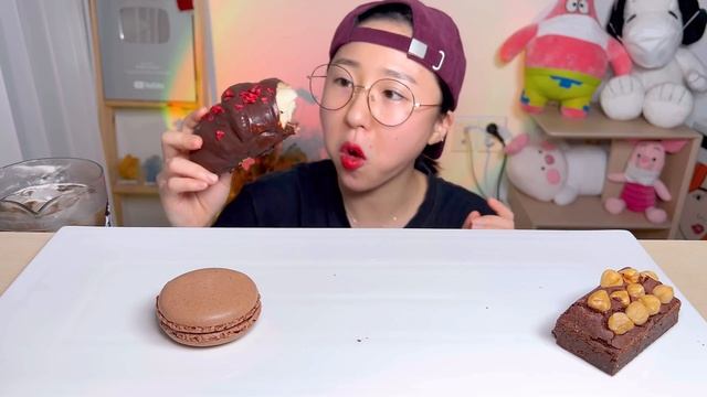 스타벅스 봄 딸기🍓 케이크🍰 크루아상🥐 여러가지 디저트 먹방 Dessert Mukbang