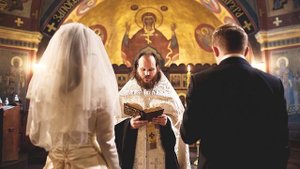 У церкви стояла карета